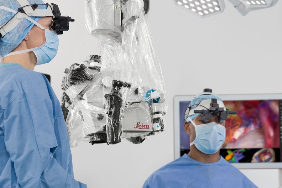 Integration of neuro-navigation into the ARveo 8x microscope ecosystem with the MyVeo headset.