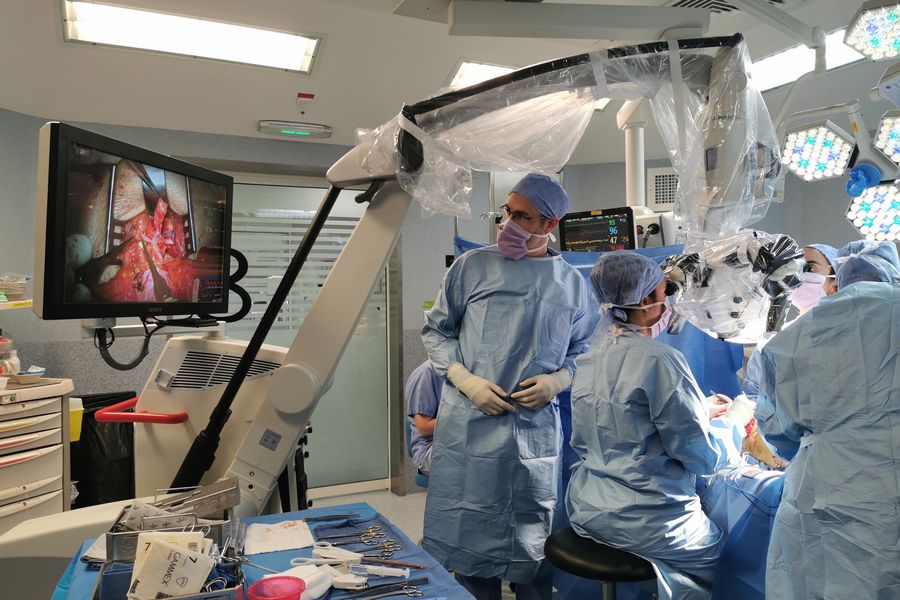 Surgical team performing a breast  reconstruction at the Gustave Roussy Institute, the premier European Cancer Centre. Dr Leymarie’s team benefits from a long arm reach and large workspace allowing easy circulation around the patient.