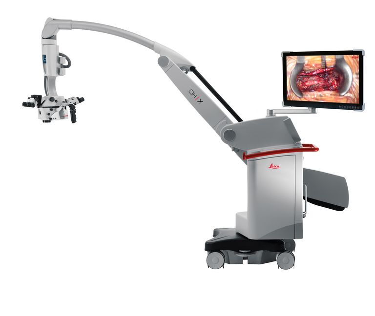 With electromagnetic brakes, internally routed cables, and a wide range of motion in the optics carrier, the M530 OHX surgical microscope ensures smooth handling and working comfort.
