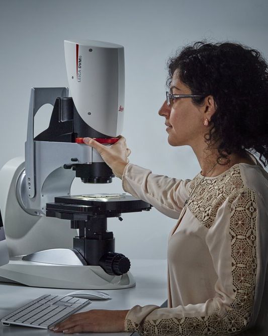 Leica digital microscopes turn the microscopy workstation into a computer workplace