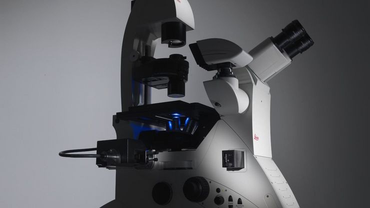 Shown is the DMi8 inverted microscope which is used for life-science research.