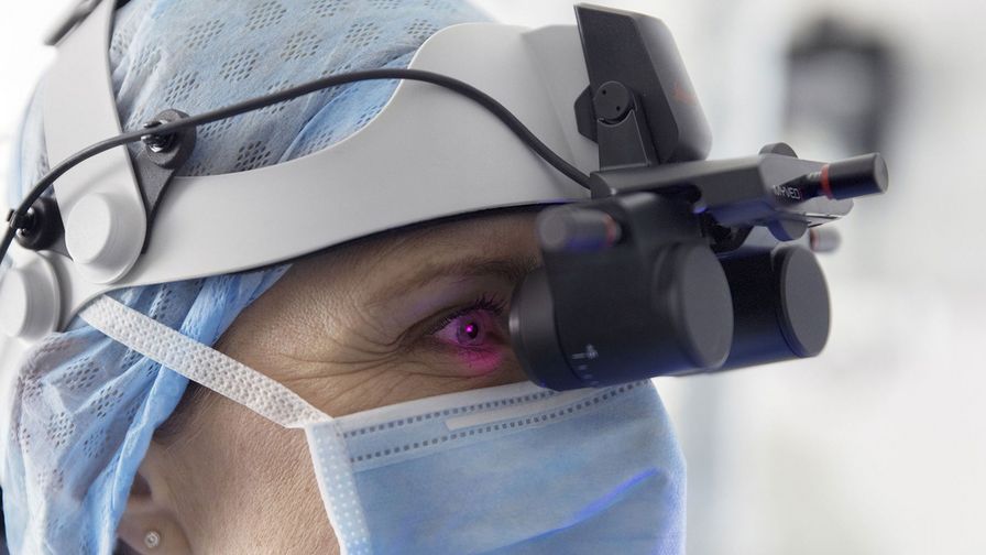 MyVeo headset for the ARveo 8 microscope
