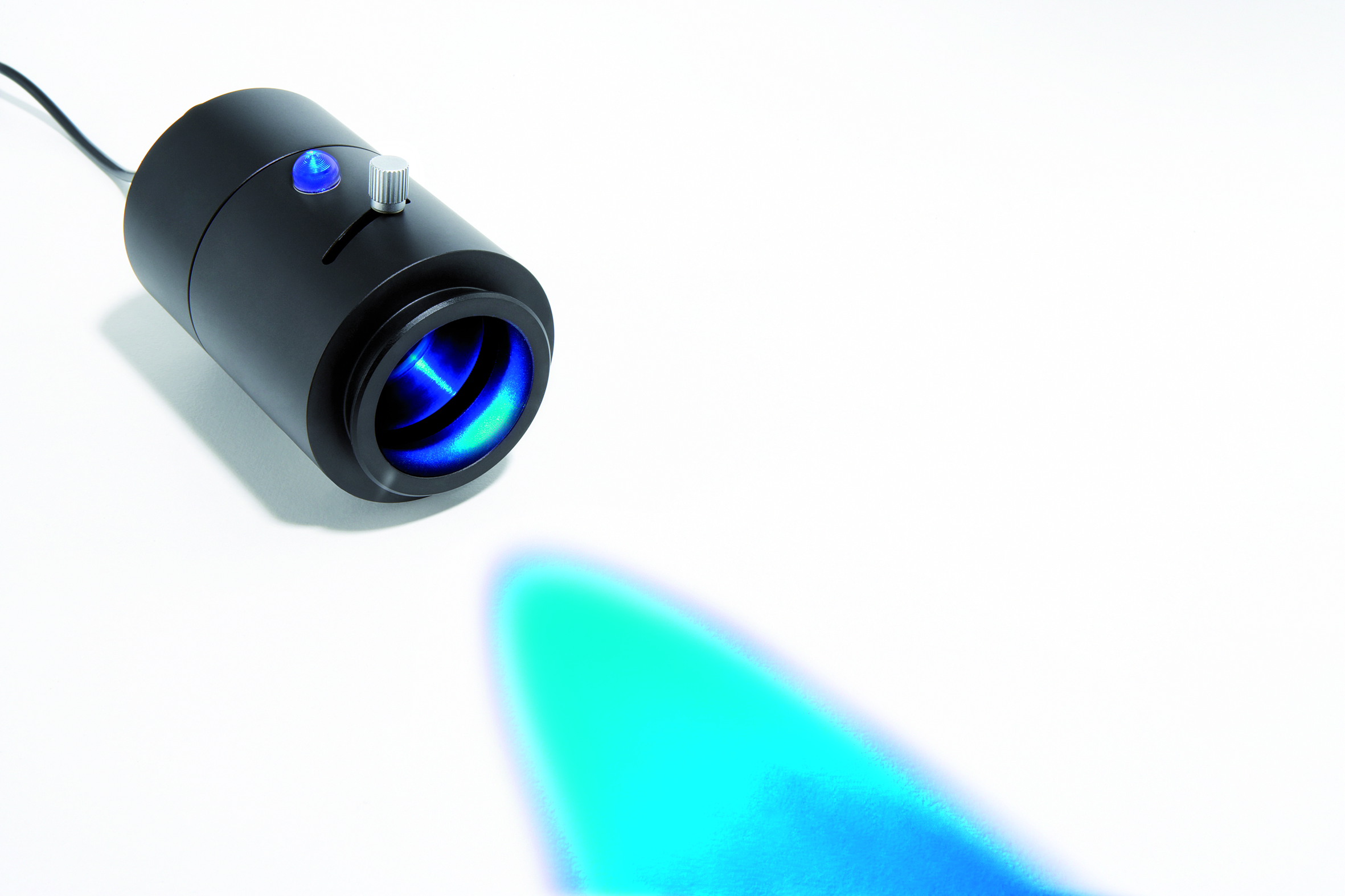 The comfortable Leica FLUO SFL100 enhances the efficiency of FITC fluorescence microscopy. The comfortable Leica FLUO SFL100 enhances the efficiency of FITC fluorescence microscopy.