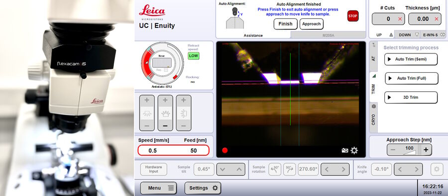 Figure 10: Built-in  flexacam i5 and screenshot of the touchscreen displaying the camera image with feedback lines for the automatic alignment (see below as well).