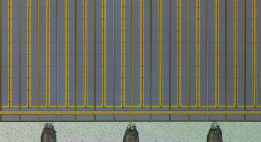 Abbildung 15: DVM6-Bild eines elektronischen Sensors: mittlerer Vergrößerungsbereich (mittleres Objektiv).