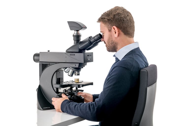 Users can maintain a comfortable position while working with Visoria P. 