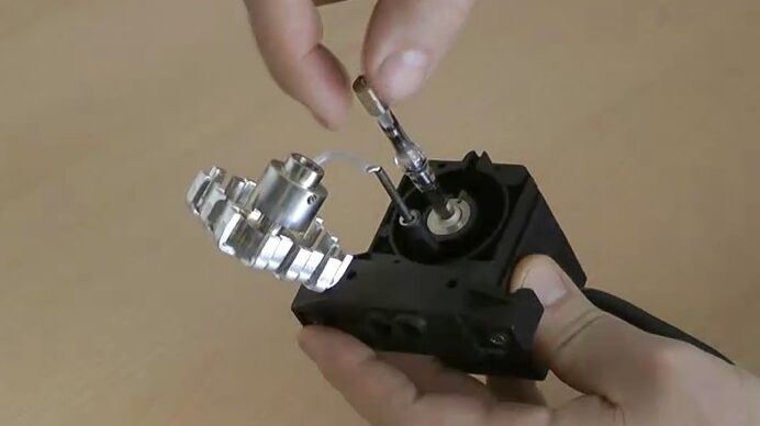 Exchange a fluorescence bulb. Exchange a fluorescence bulb.