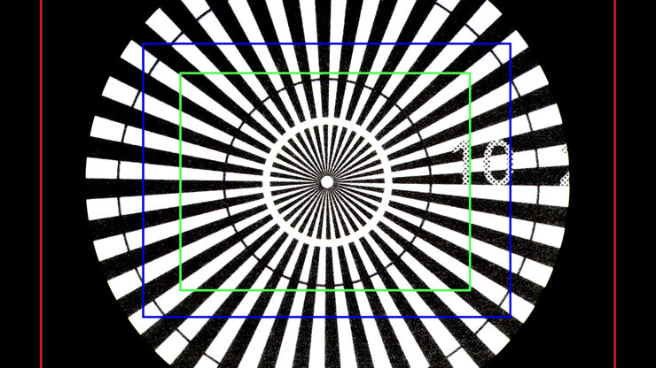 Image of a Siemens star, where the diameter of the 1st black line circle is 10 mm and the 2nd is 20 mm, taken via an eyepiece of a M205 A stereo microscope. Image of a Siemens star, where the diameter of the 1st black line circle is 10 mm and the 2nd is 20 mm, taken via an eyepiece of a M205 A stereo microscope. The rectangles represent the field of view (FOV) of a Leica digital camera when installed with various C-mounts (red 0.32x, blue 0.5x, green 0.63x).