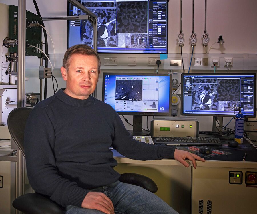 Roland A. Fleck, Director of the Centre for Ultrastructural Imaging at King’s College, London. Roland A. Fleck, Director of the Centre for Ultrastructural Imaging at King’s College, London.