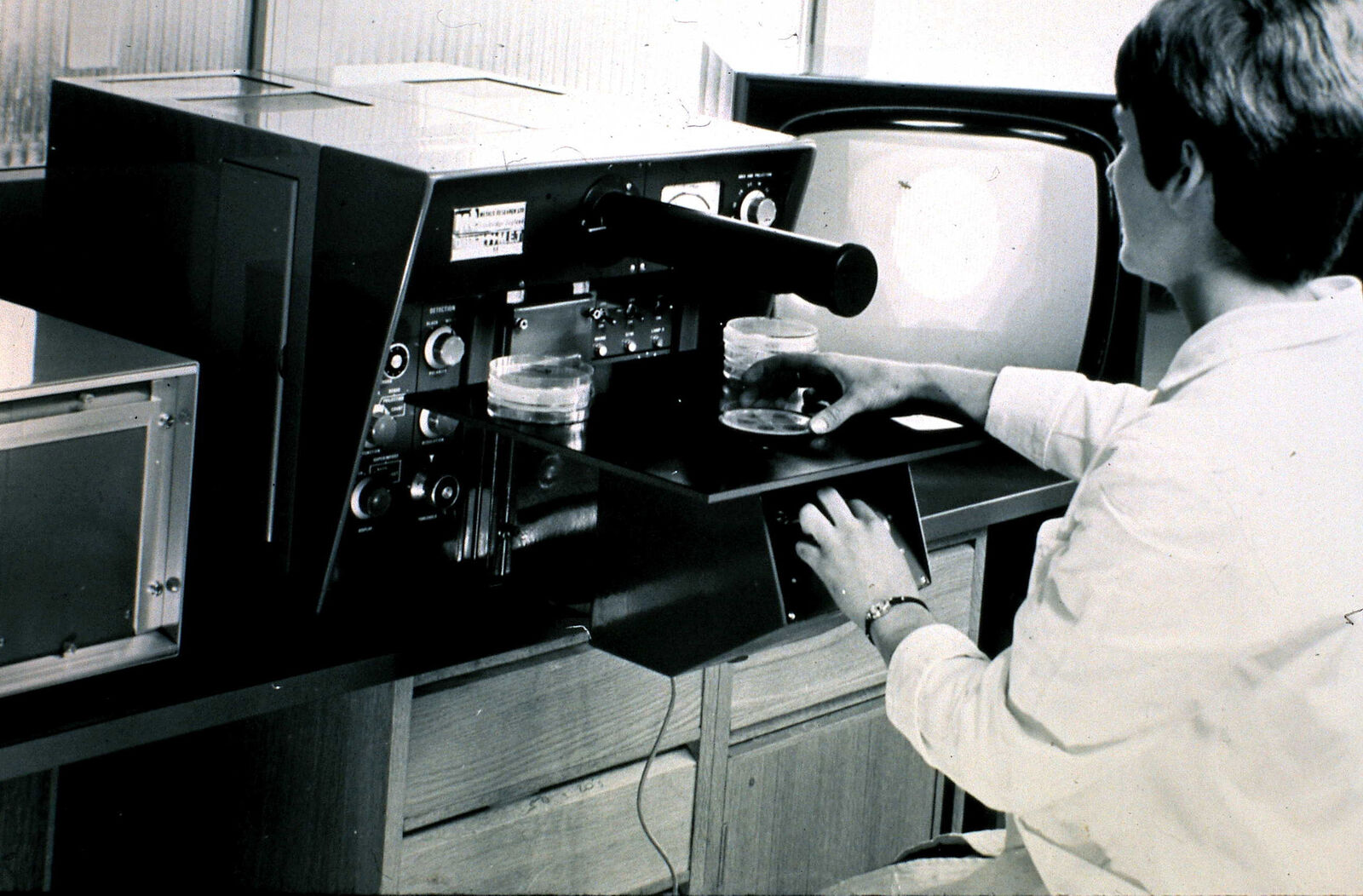 Image Analyzer Computer System 50 Years of Image Analysis | Learn & Share | Leica Microsystems