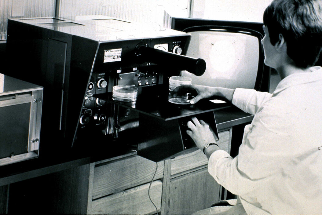 QTM B, 1963, the first commercial automated image analysis system for microscope images, based on a TV camera and developed by Metals Research in Cambridge, England. QTM_B_1963_cut.jpg