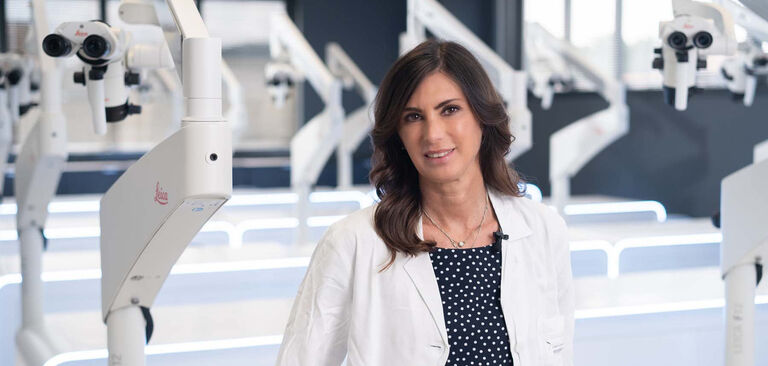 Dr. Lucia Oriella Piccioni, oto-rhino-laryngologue, université San Raffaele, Milan, Italie, enseigne également et attend avec impatience la nouvelle imagerie 4K du M320 pour optimiser la formation ORL.
