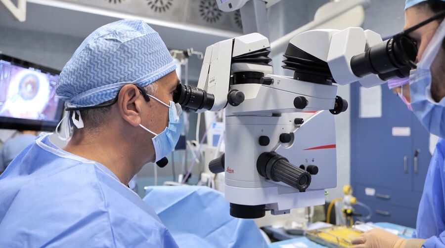 Figure 1: Compact EnFocus scan-head design enhances the surgeon comfort. Image courtesy of Prof. Fontana.