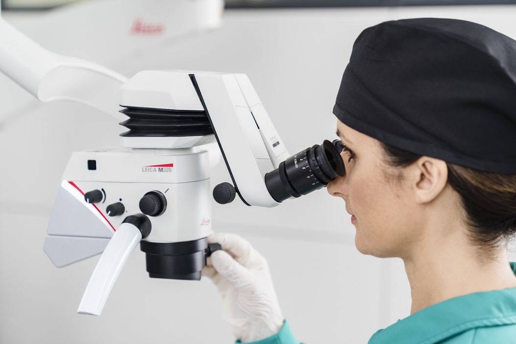 The M320 dental microscope. M320_IVC_III_Dentistry_Dr.Katia_Greco_UltraLow_Tube_423.jpg