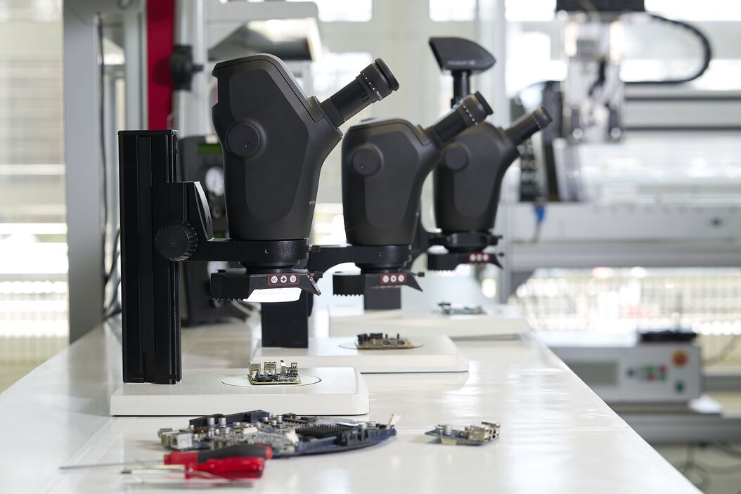 Stereo microscopes are often considered the workhorses of laboratories and production sites. Ivesta_3_series.jpg