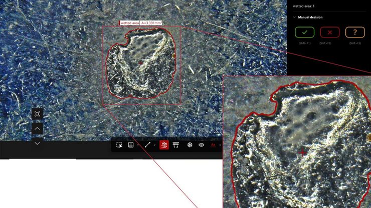 Wet area on a mechanical part identified with Aivaro AI Feature Detection.