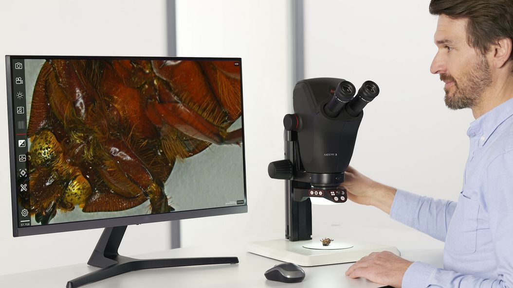 Ivesta 3 with integrated monitor. Ivesta_3_with_integrated_monitor.jpg