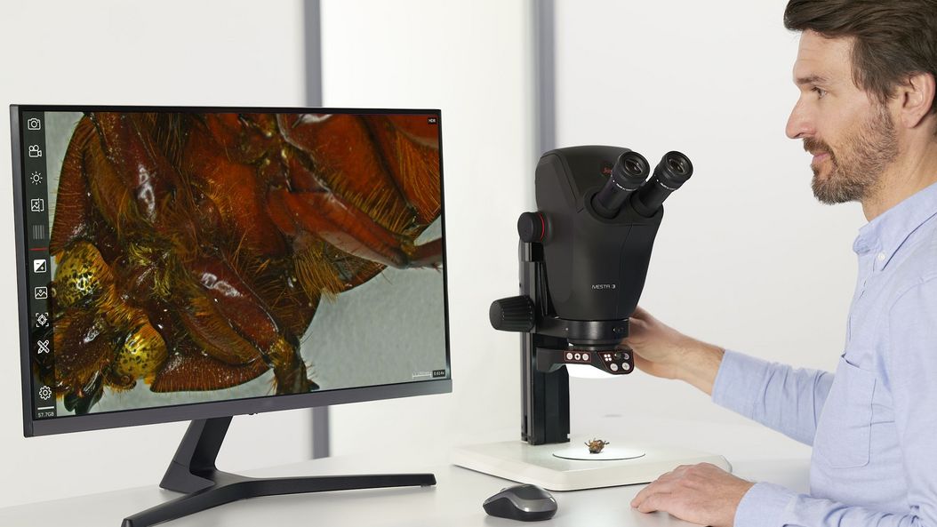 Ivesta 3 with integrated monitor. Ivesta_3_with_integrated_monitor.jpg