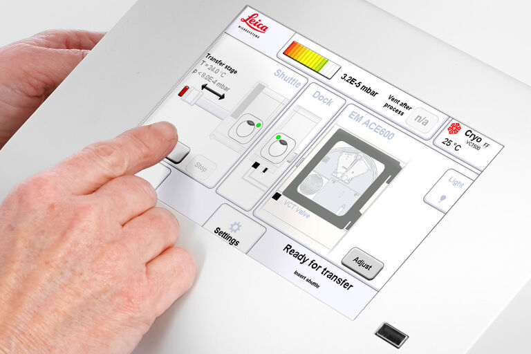 EM ACE600 touch screen operation with a workflow-based user interface
