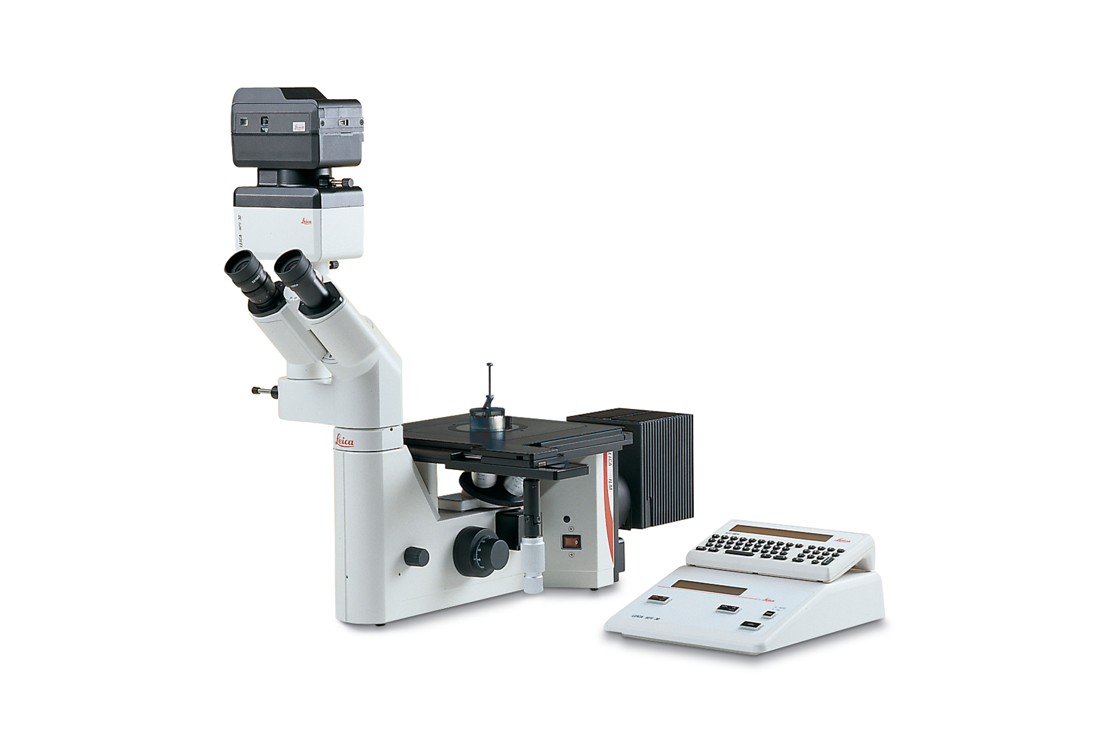 Materials research and industrial quality control are easy with the Leica DM ILM. Materials research and industrial quality control are easy with the Leica DM ILM.